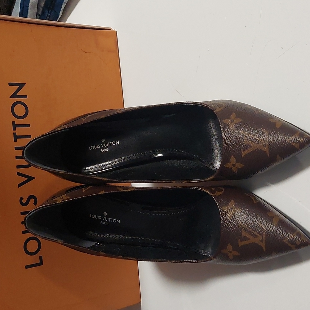 Louis Vuitton black monogram pumps